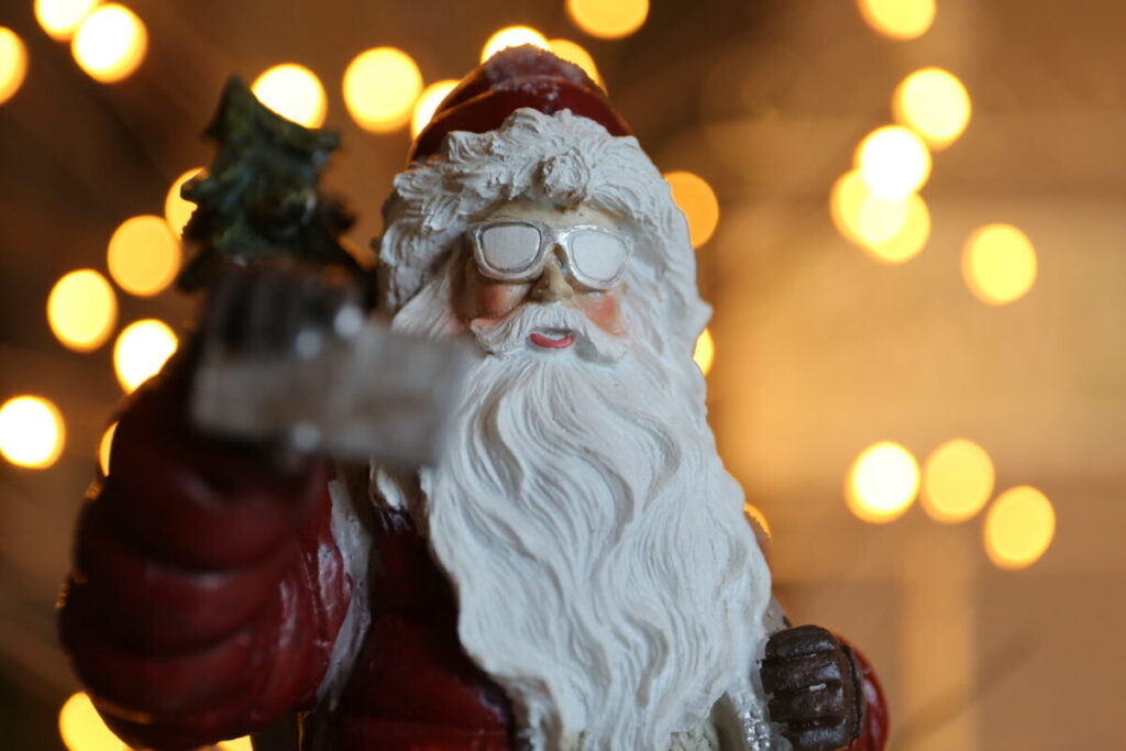 Babbo Natale con occhiali da neve